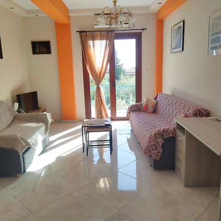 Eirini House Apartment เลโอนีดีออน ภายนอก รูปภาพ