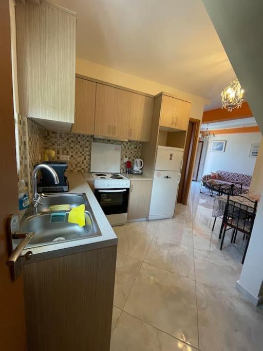 Eirini House Apartment เลโอนีดีออน ภายนอก รูปภาพ