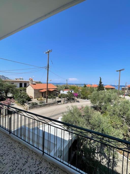 Eirini House Apartment เลโอนีดีออน ภายนอก รูปภาพ