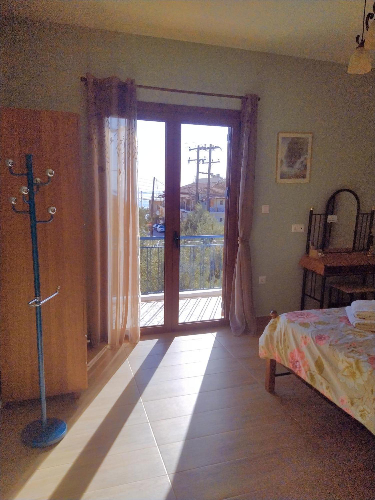 Eirini House Apartment เลโอนีดีออน ภายนอก รูปภาพ